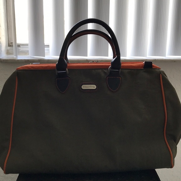 Baggallini Handbags - ⭐️NEW LIST⭐️Baggallini Green/Orange Carryon tote